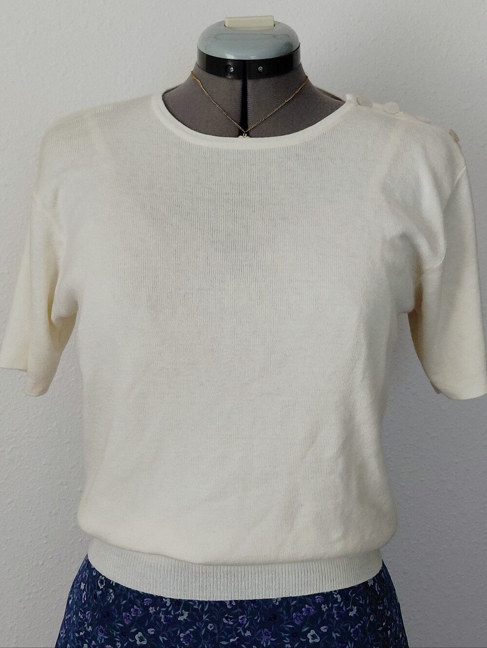 Vintage Classic Cream Short-Sleeve Knit Top - with MOP buttons on the Shoulder